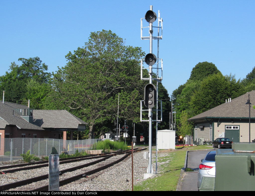 Maine Street Signals - Looking East